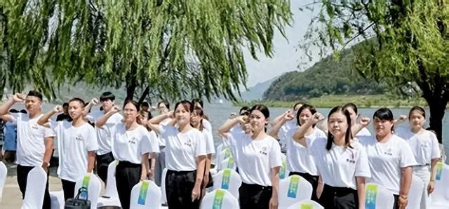 返乡快递停运?县城创业潮带火节后发货