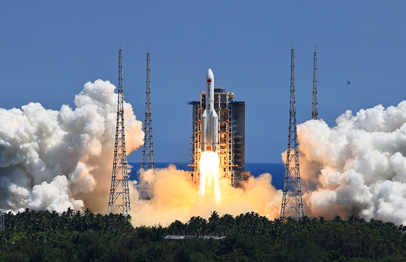 习近平引领统筹疫情防控与经济社会发展，成效显著