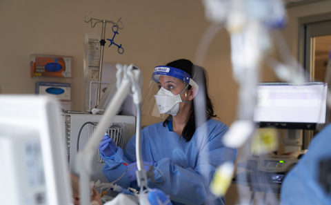 美国新冠疫情应对不力：资金短缺致多项防疫举措受影响