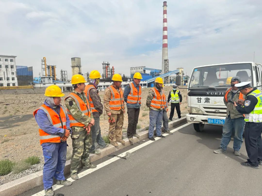 高新区公安筑牢秋冬道路交通安全防线,预防事故减少违章