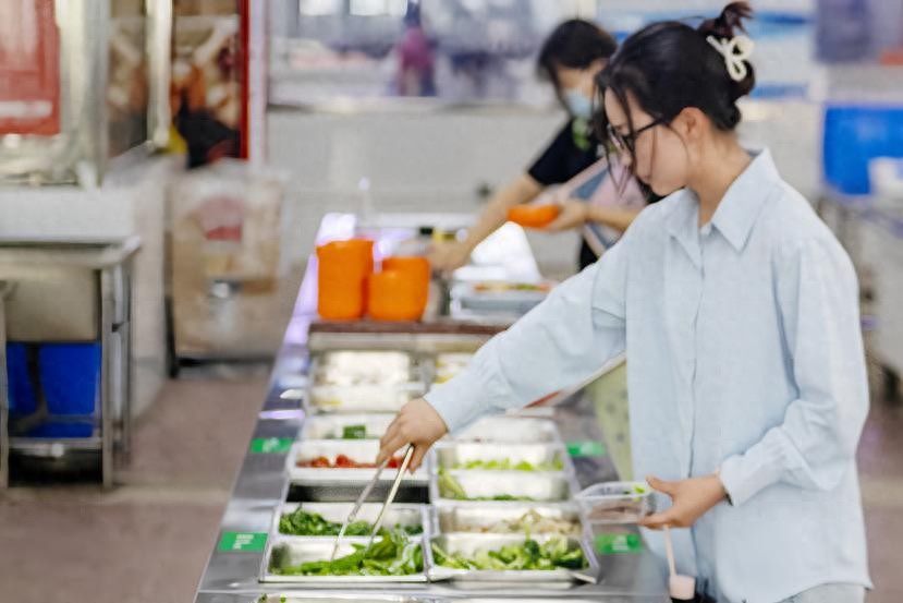 长沙理工大学食堂创新举措，助力师生科学减脂