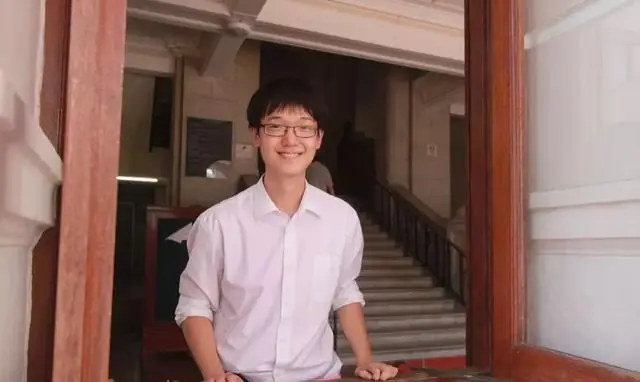 高考理科状元李泰伯求学路坎坷,遭11所名校拒仍坚韧前行