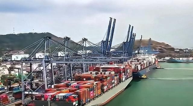 凌晨刷屏!中远海运强势反击,巴拿马港口空箱全部撤出,所有订舱全部取消。