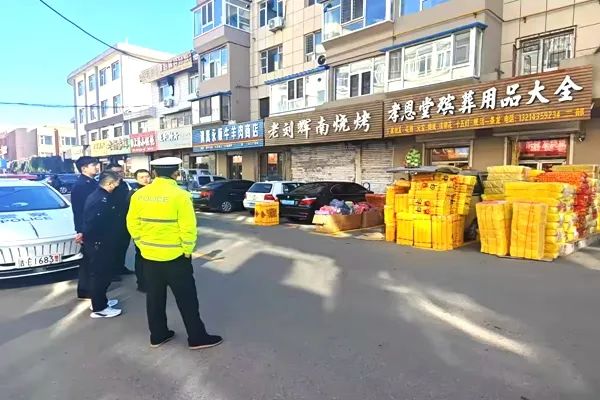 梅河新区交警支队联合多部门整治城区交通秩序,严查违章行为