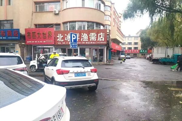 梅河新区交警支队联合多部门整治城区交通秩序,严查违章行为