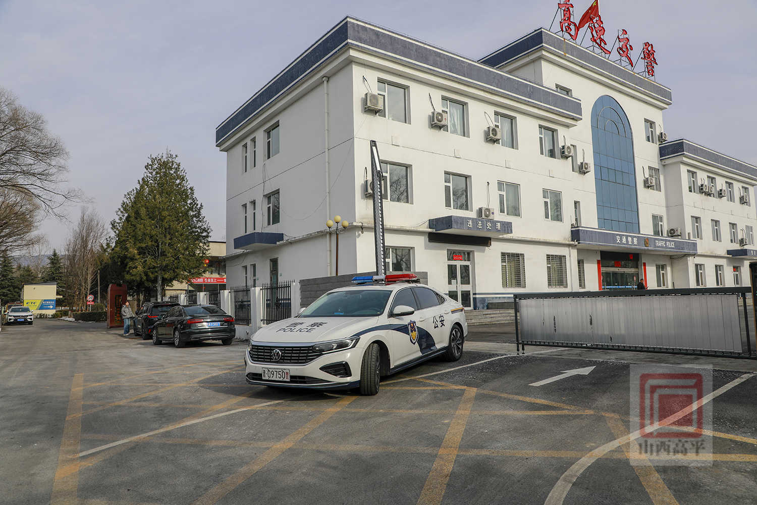 春节高速交警坚守一线,保市民旅客平安出行