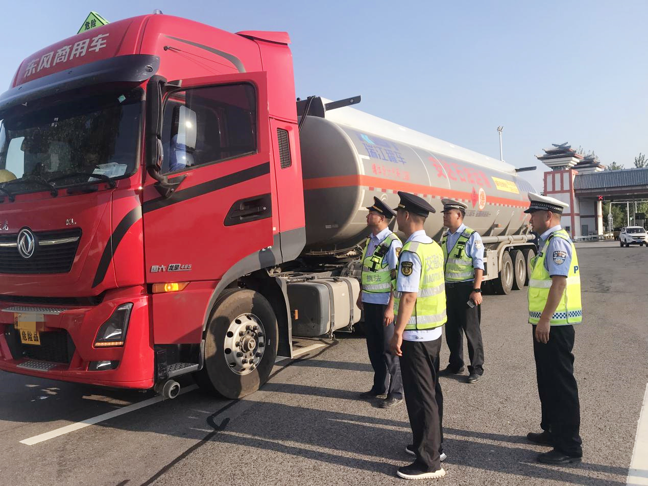 县交通运输局开展农村地区货车超限及客运安全夏季专项整治行动