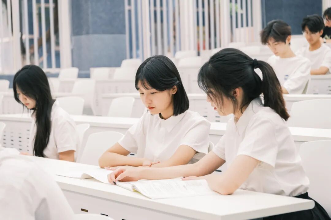 大学助学金申请攻略 2025新生必看