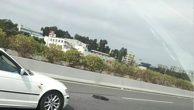 高速上遇到障碍物怎么办?记住这3个驾驶技巧