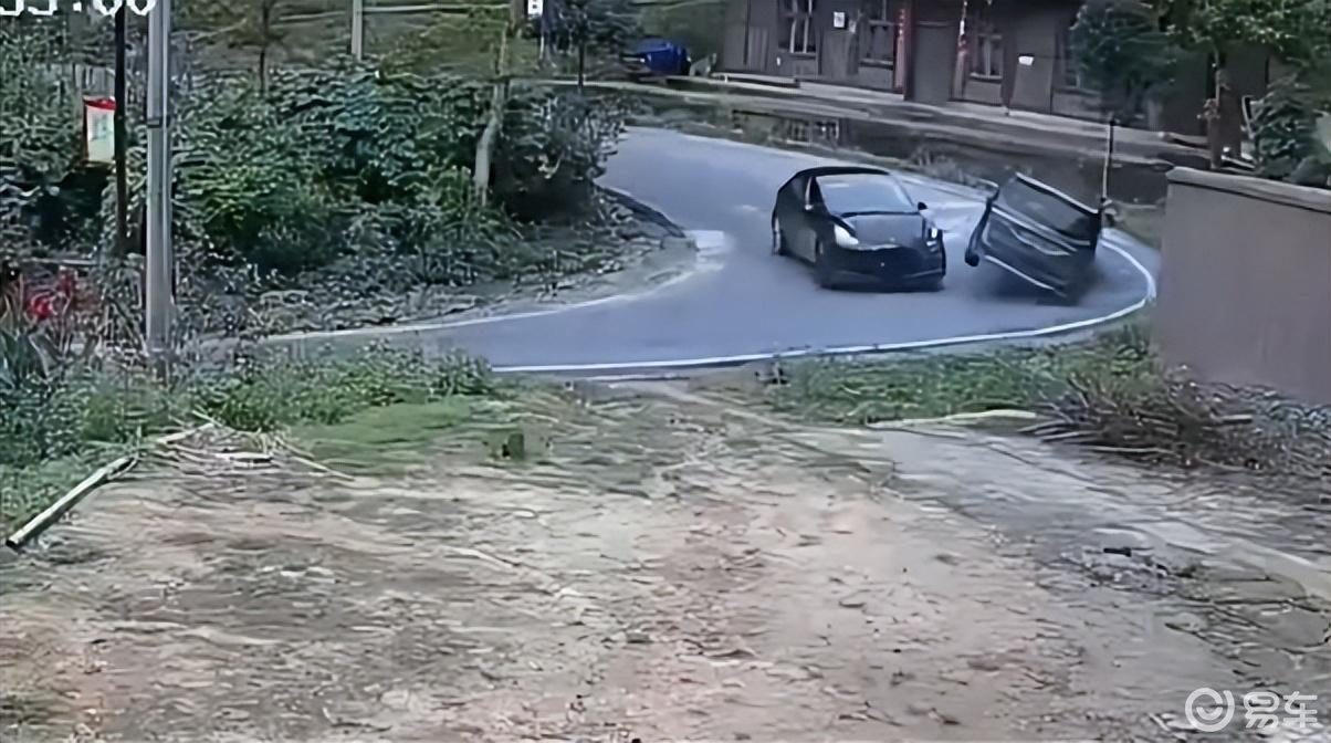 路口、分道口、弯道:违章高发地段,开车经过要警惕