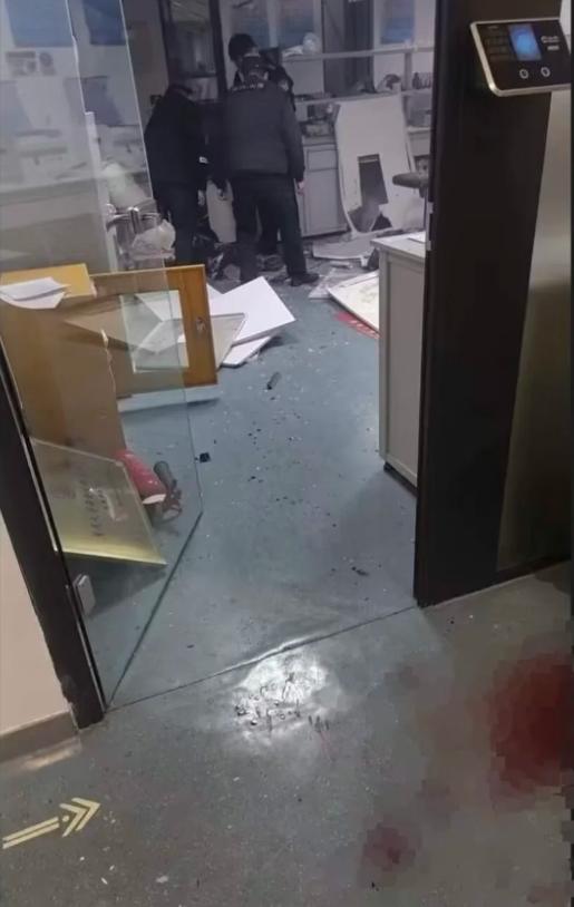 大学实验室突发爆炸致学生伤亡 实验安全再敲警钟